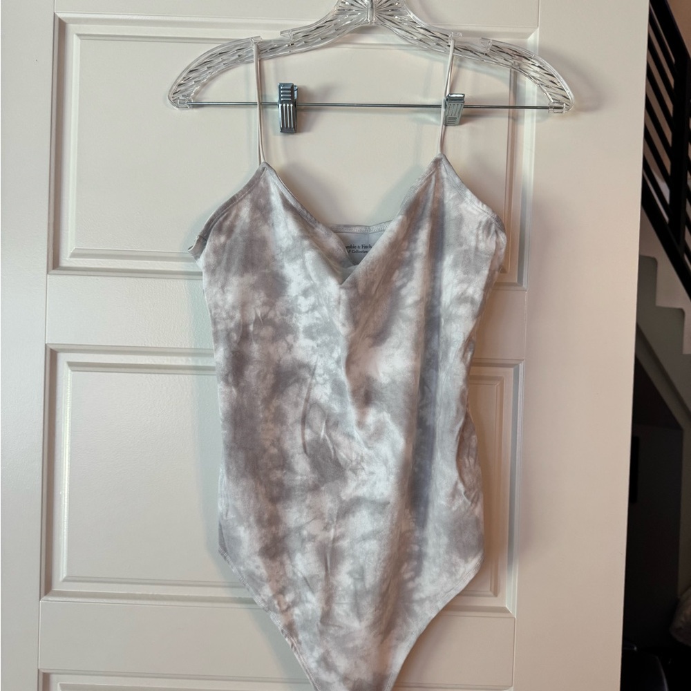 Abercrombie & Fitch Gray Tie-Dye Kids Bodysuit